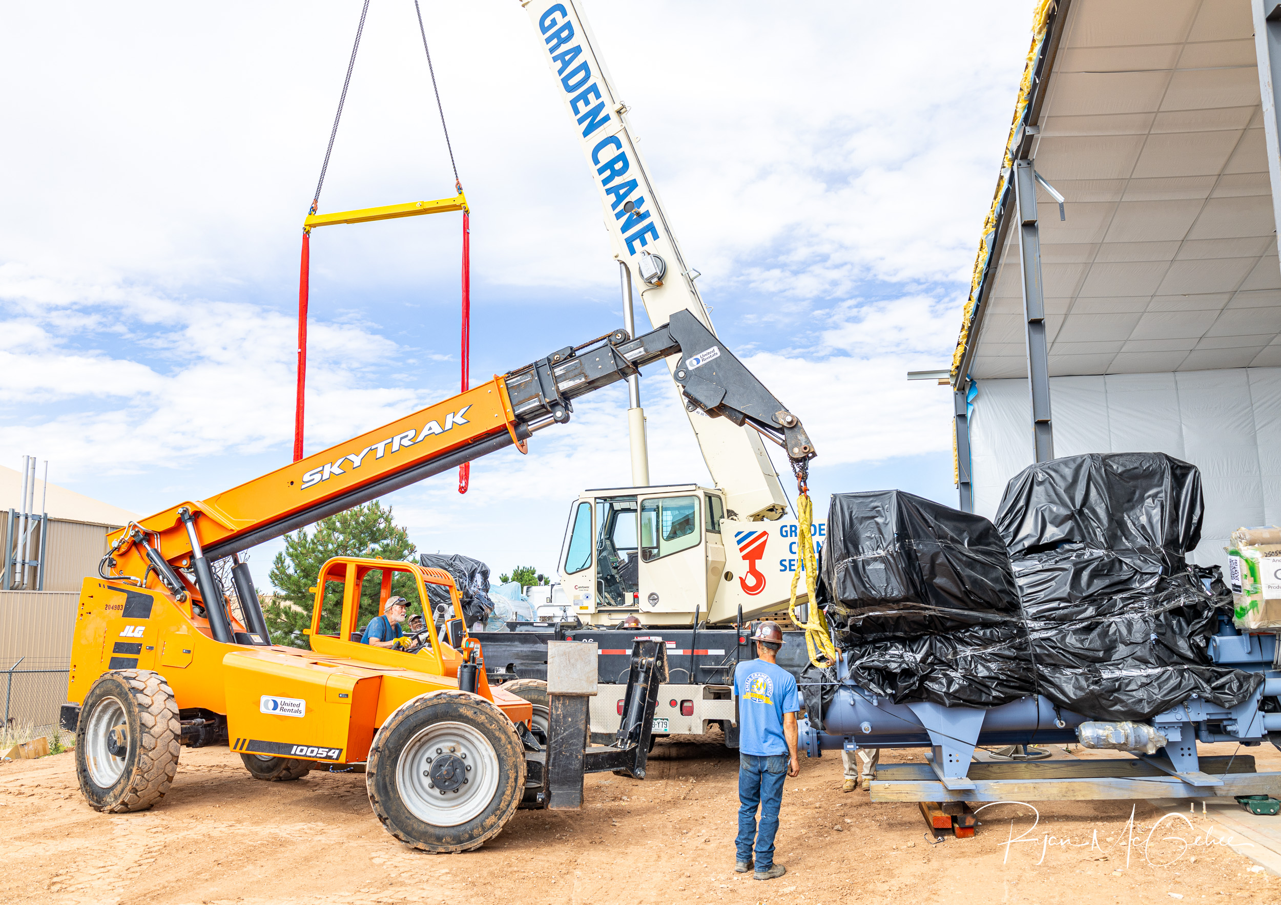 graden crane heavy equipment machinery hauling